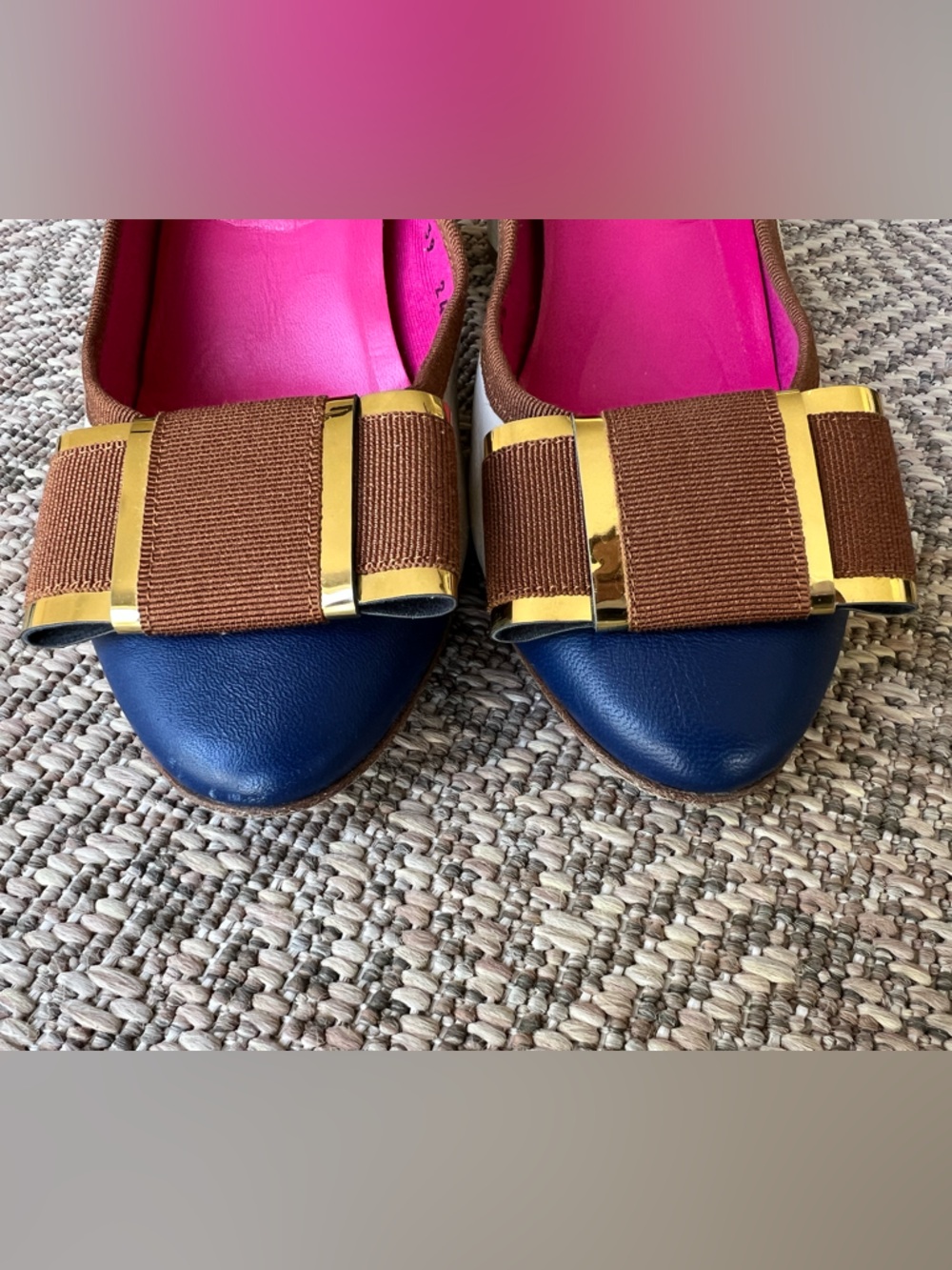 Ferca 81 Bow Pump Heels Tan Camel Navy Gold Womens Size 8 Round Almond Toe - Picture 7 of 10